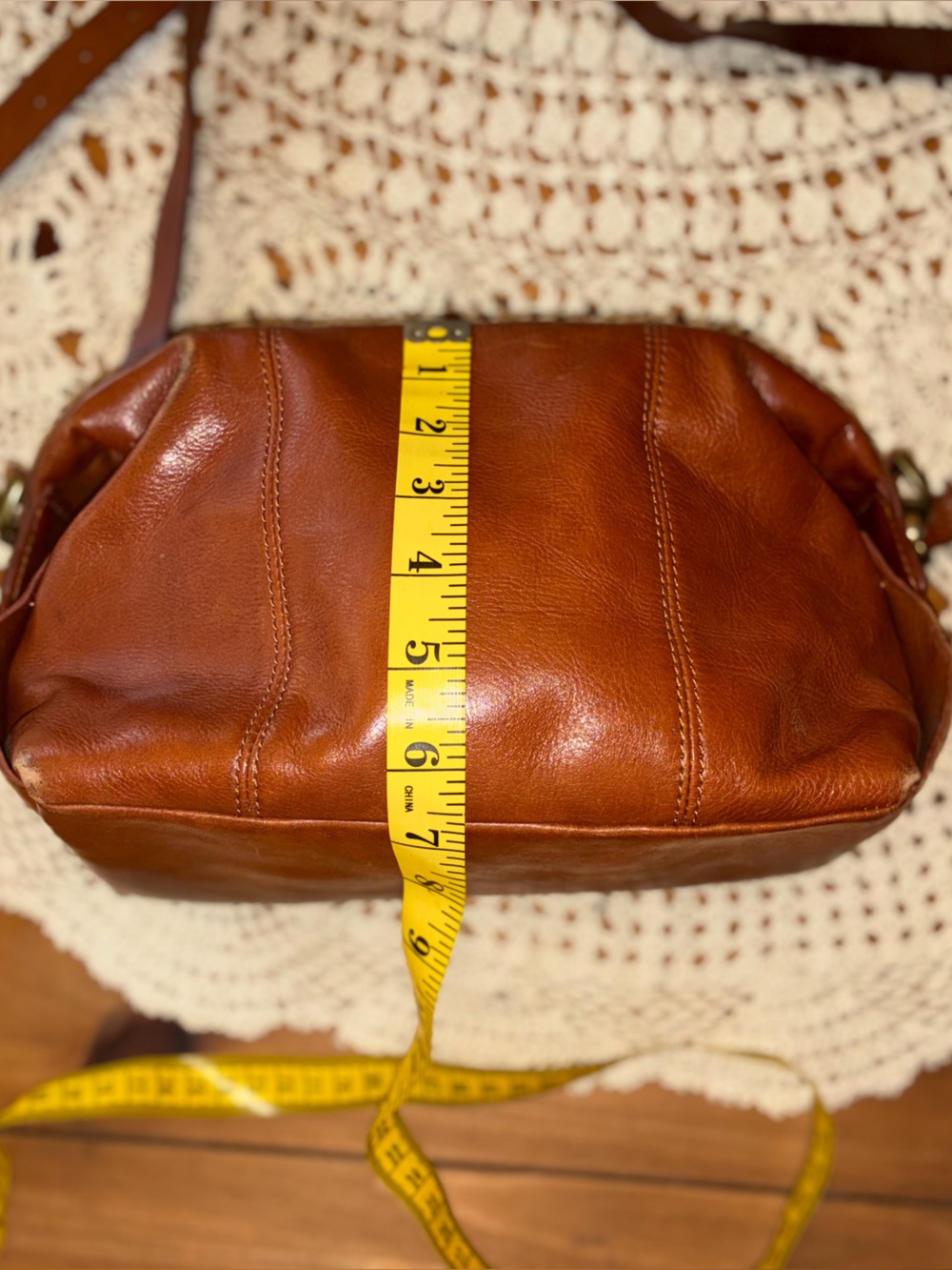Madewell Glasgow Cognac Leather Crossbody Doctor's Bag - Picture 11 of 16